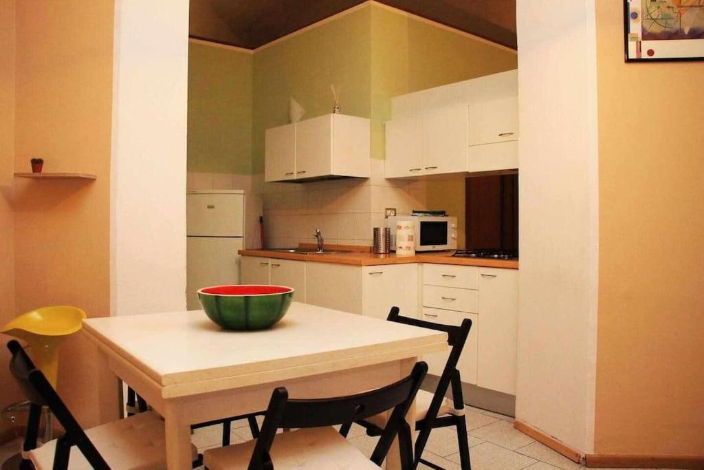 Apartamento Antica Casa Odone Asti Exterior foto